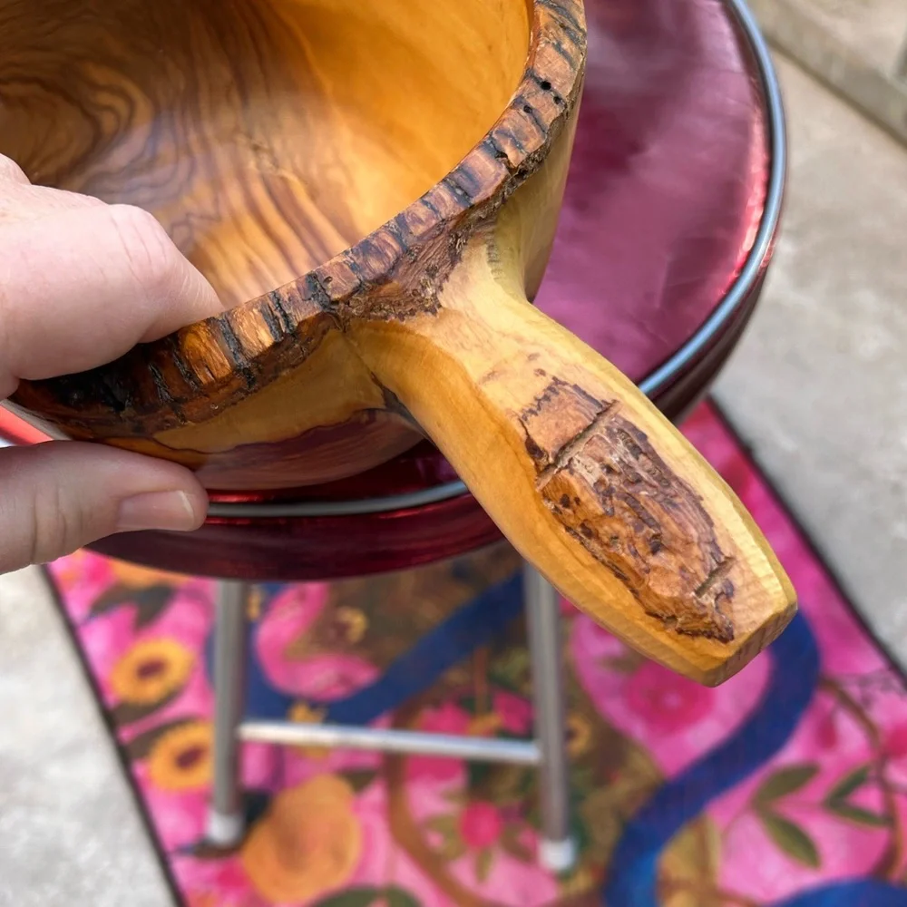 Hand carved wood bowl with handle handmade - Picture 7 of 12